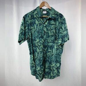 Columbia Casual Short Sleeve Button Down Shirt Tropical Print‎ Green Size Large